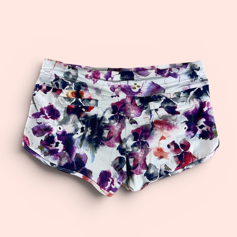 Athleta Womens Watercolor Floral Board Shorts Purple White Size S Swim Shorts - Picture 2 of 10